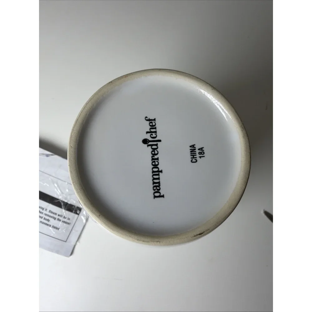 Pampered Chef Ceramic Egg Cooker Mug -‎ White No Sleeve With Lid